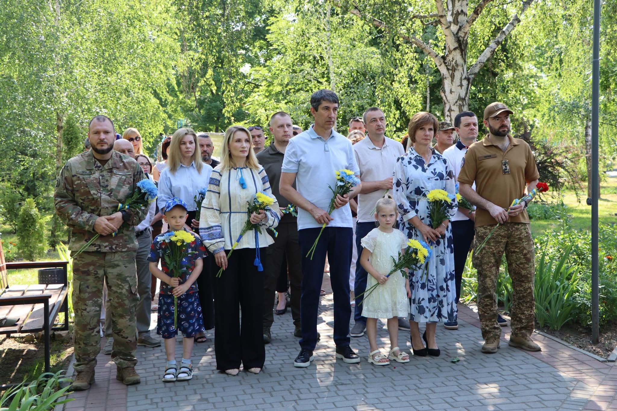 Фото представників РДА та міської ради.