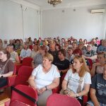Фото людей з залу.